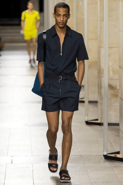 Look 26